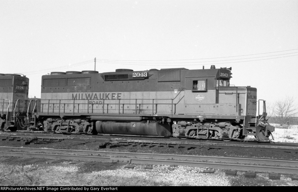 MILW GP40 #2043 - Milwaukee Road